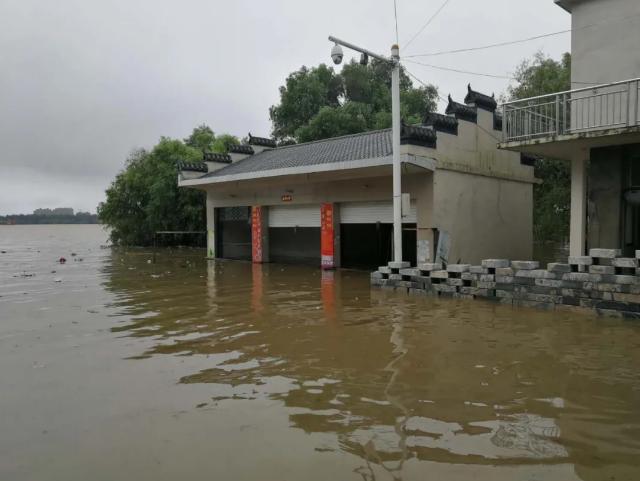 湖北黄梅遭遇最新一轮洪水侵袭